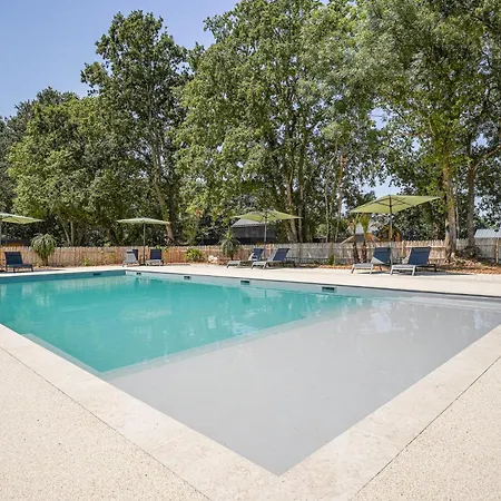 51 - Golf Et Piscine - 2 Personnes *